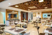 Hotel Dharmein - breakfast