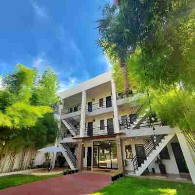 Kathys Home Garden Suites Hotel Exterior