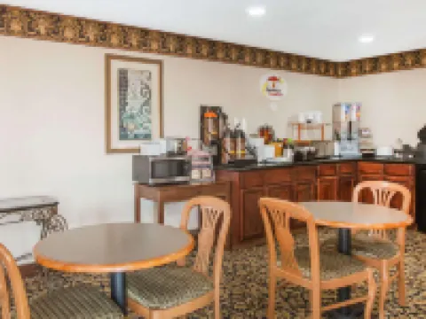 Super 8 by Wyndham Cabot Hotels in Cabot