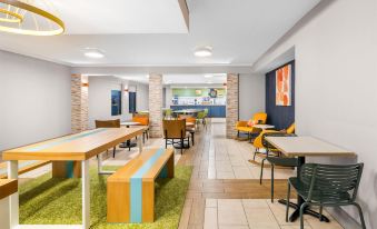 Spark by Hilton Roanoke Civic Center