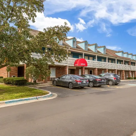 Travelodge by Wyndham Canton/Livonia Area, MI