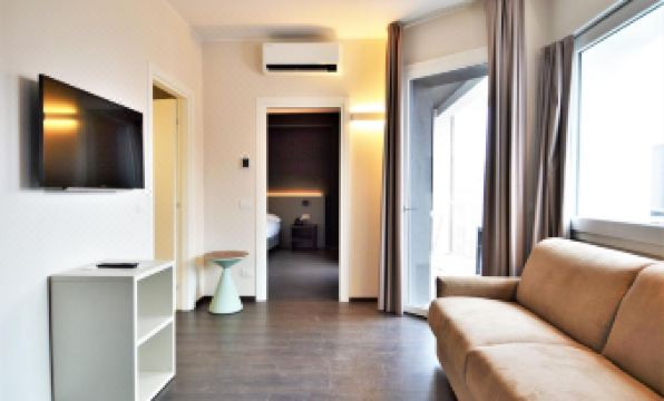 Venice Terminal Apartments & Suites - Housity