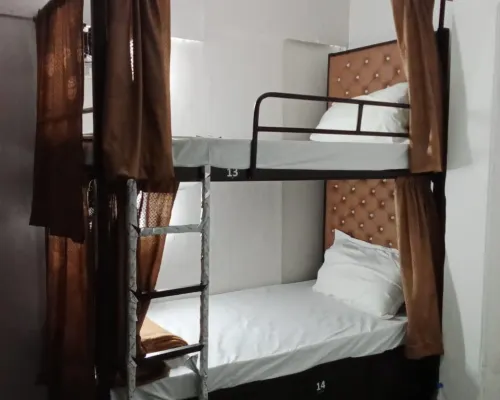 Indigo 66 - Boys Hostel Near Seepz Midc Andheri โรงแรมใกล้ห้างสรรพสินค้าโอเบอรอย