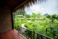 Muong Village Ninh Binh - Dağ Manzaralı