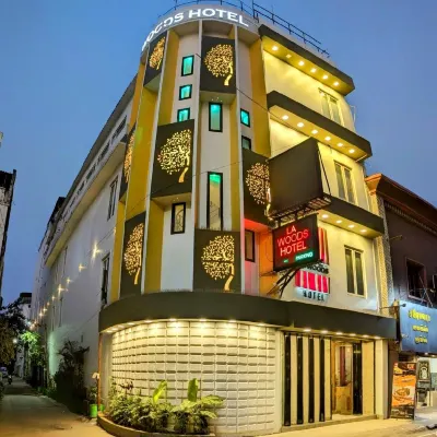 La Woods Hotel Hotels near Australian Consulate