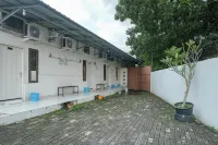 JM Guest House Lamaran RedPartner Các khách sạn ở Karawang