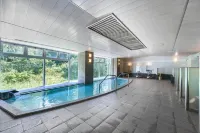 Okushiga Kogen Hotel - Parking