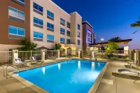 Holiday Inn Express & Suites Moreno Valley - Riverside فنادق في مورينو فالي