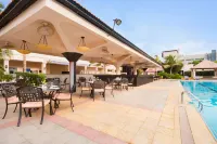 Ramada Plaza by Wyndham Karachi Airport Hotel - Pools