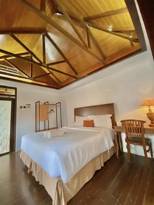 Chrome Hotel & Resort Solo Hotels in Colomadu