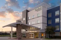 Fairfield Inn & Suites Dallas West/I-30 Hotels near Dallas Baptist University