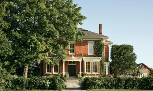 The Eddie Hotel and Farm