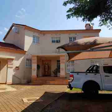 Ezulwini Guest House Hotel Exterior