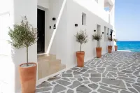 Portara Seaside Luxury Suites - Parvekkeita