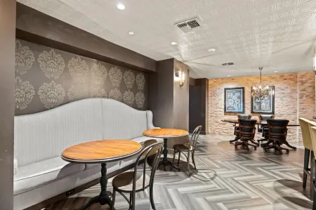 The Maverick, powered by Placemakr - River Walk