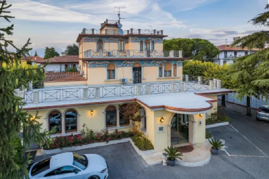 Hotel Gardenia Sirmione のホテル