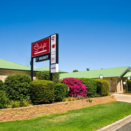 Starlight Motor Inn