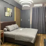 Apartment Bale Hinggil 1BR Merr Surabaya فنادق في Sukolilo