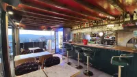 Elegance Cave Suites & Restaurant - bar