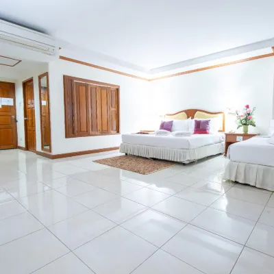Kresident Hotel Hotels near Textile Museum Naresuan University