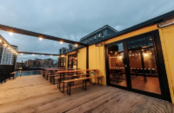 Deluxe City Apt, River Canal View& Free Parking!