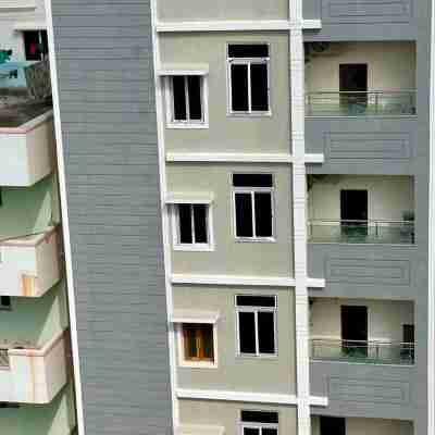 TrueLife Homestays - Sai Nivas - 3BHK AC Apartments for group of families - Best location - Flyover Hotel Exterior