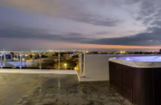 頂層公寓極佳景觀水療按摩浴缸頂層公寓熱水浴缸