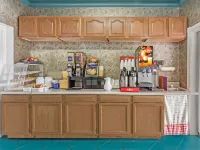 Days Inn by Wyndham Lenoir City - breakfast