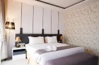 Horison Altama Pandeglang Hotels near ALFAMART MULTATULI RANGKAS