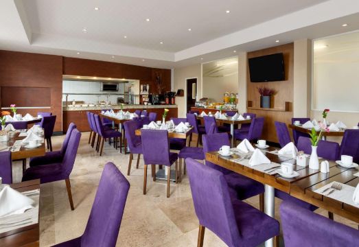 더블트리 힐튼 수영장