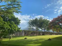 Ridgeview Chalets Hotels in Opol