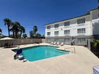 Garner Hotel PHOENIX NORTHWEST - SURPRISE by IHG - Pools
