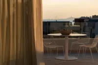 Glyfada South42 - Dağ Manzaralı
