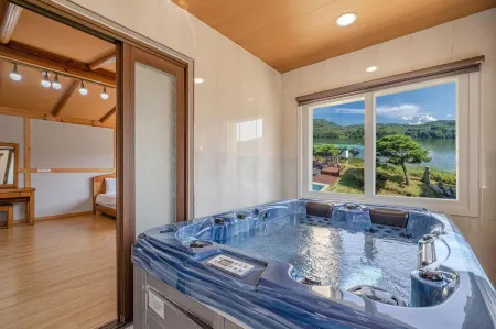 Gapyeong Garamseulki Pension Отели в г. Капхён