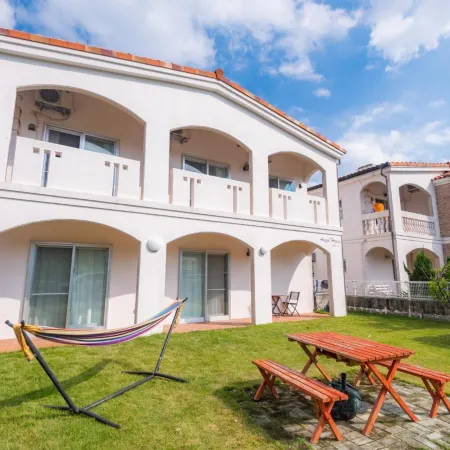 Anelani House