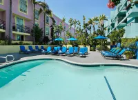 Ramada Plaza by Wyndham West Hollywood Hotel & Suites - Family