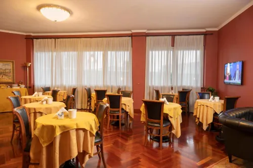 Hotel Maxim Избранное Photos