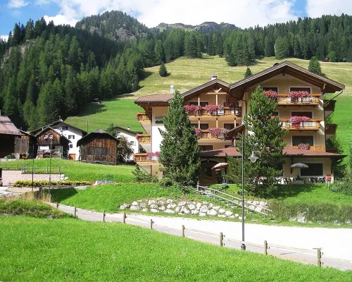 Hotel Dolomites Inn Hotels in Canazei