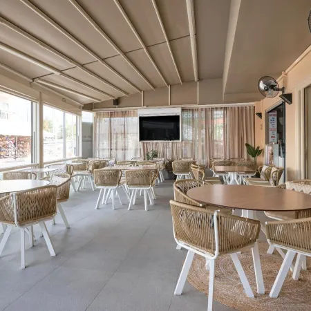 Acropolis Apartments