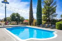Days Inn by Wyndham Red Bluff