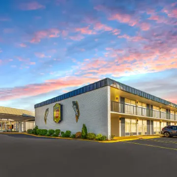 Super 8 by Wyndham Riverside Al