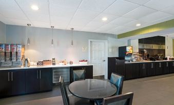 La Quinta Inn & Suites by Wyndham Lebanon