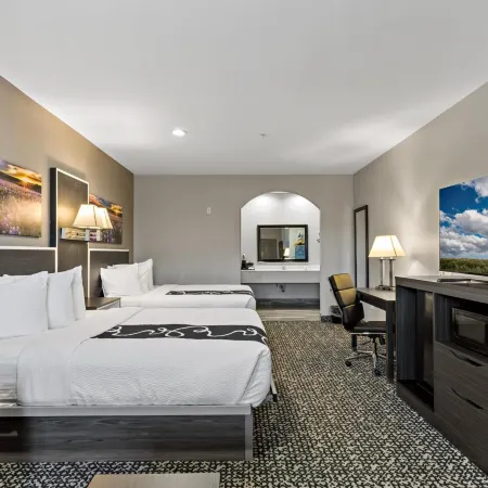 Paris Inn & Suites