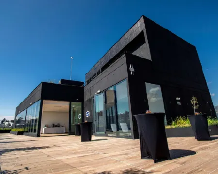 ハンプトン バイ ヒルトン キト ラ カロラーナ パーク キトのホテル