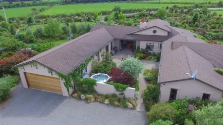 The Summit Lodge Отели в г. Мастертон