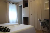 Les Glycines Hotels in Remoulins