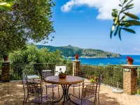 Donnasilia Hotels in Centola