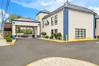 Days Inn by Wyndham Salem Hotels in Salem