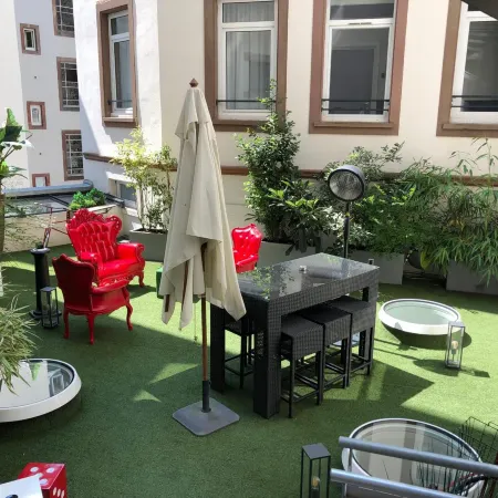 Arok Hotel