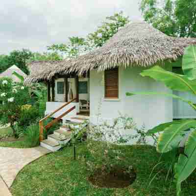 Loharano Lodge Hotel Exterior